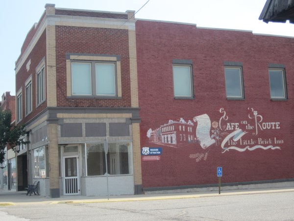 This cute cafe has been designated an official Route 66 attraction, but it's no longer in business.